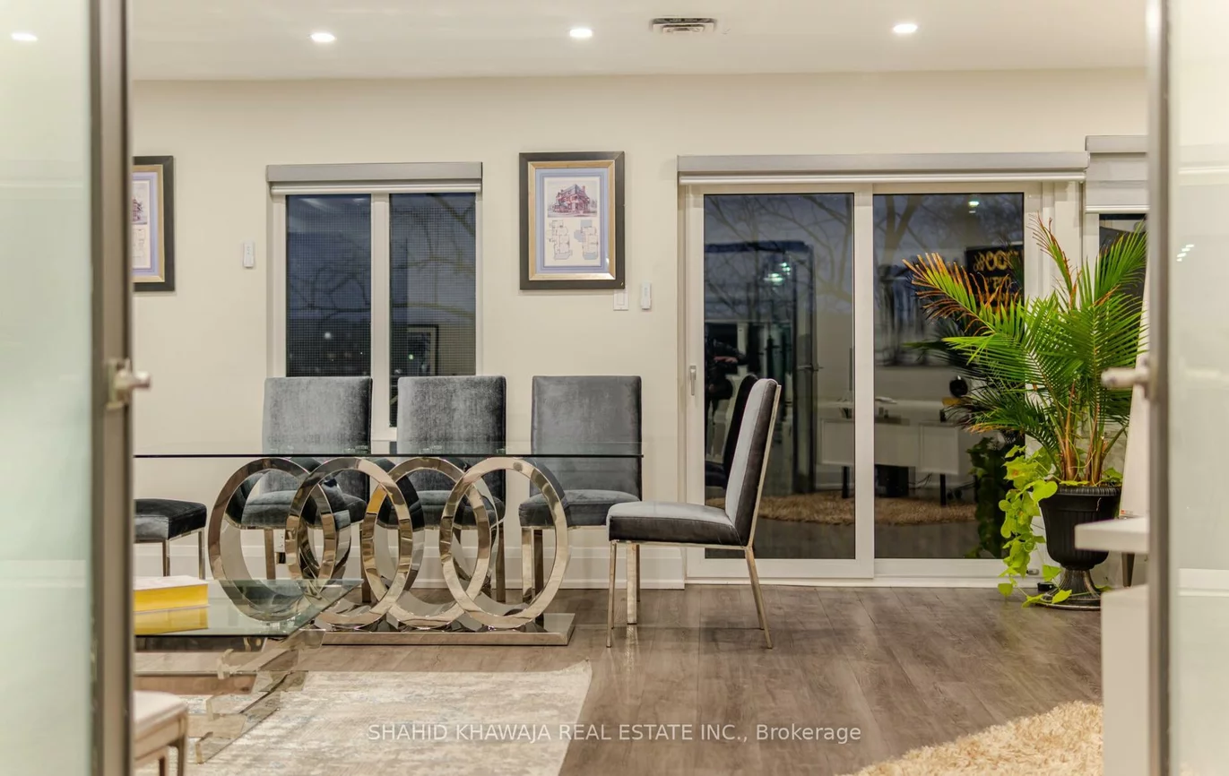 1563, Dundas, Erindale, Mississauga