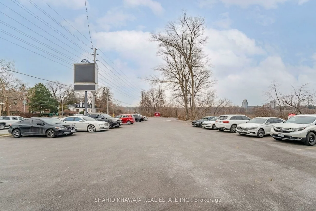 1563, Dundas, Erindale, Mississauga