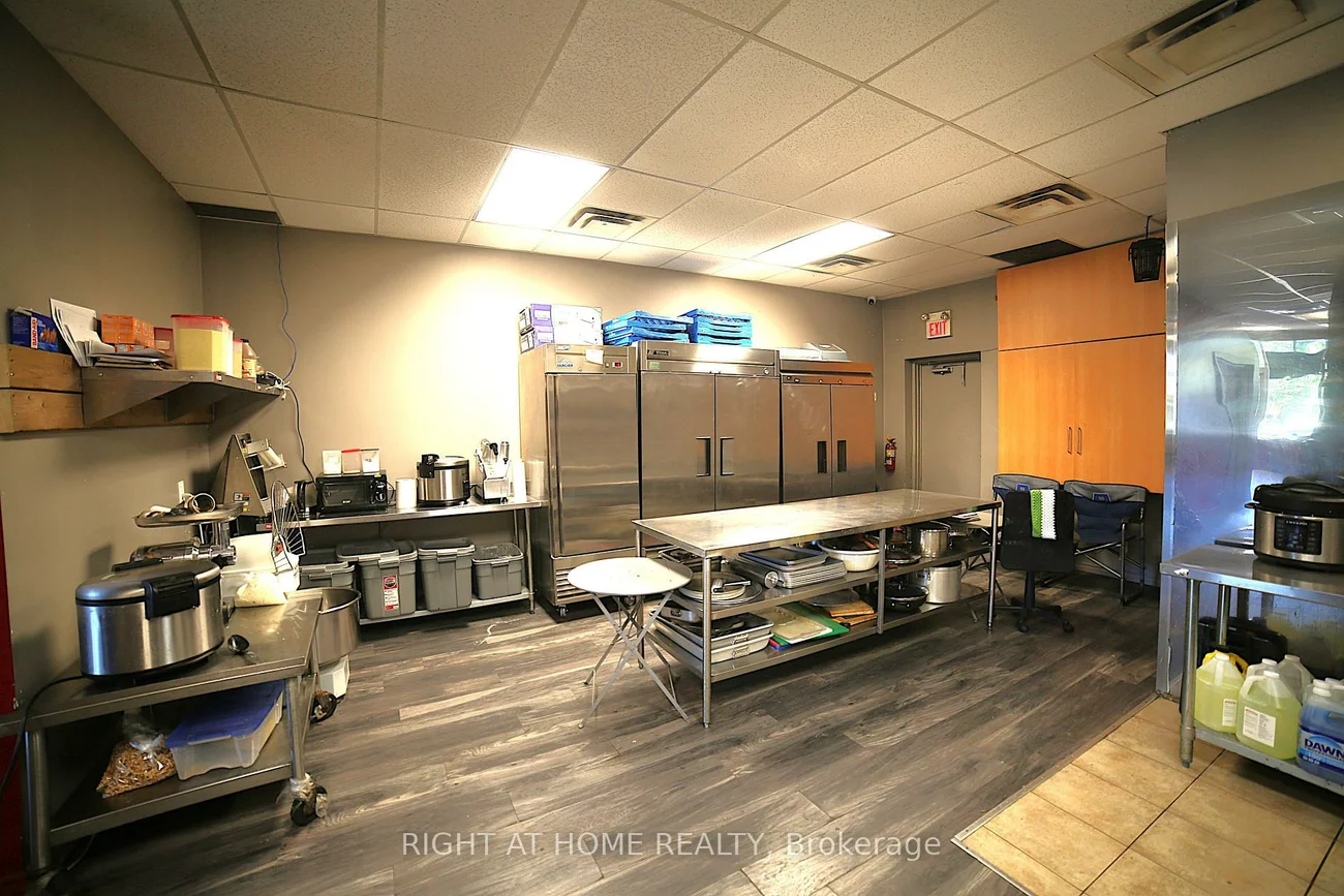 3955, Erin Centre, Churchill Meadows, Mississauga