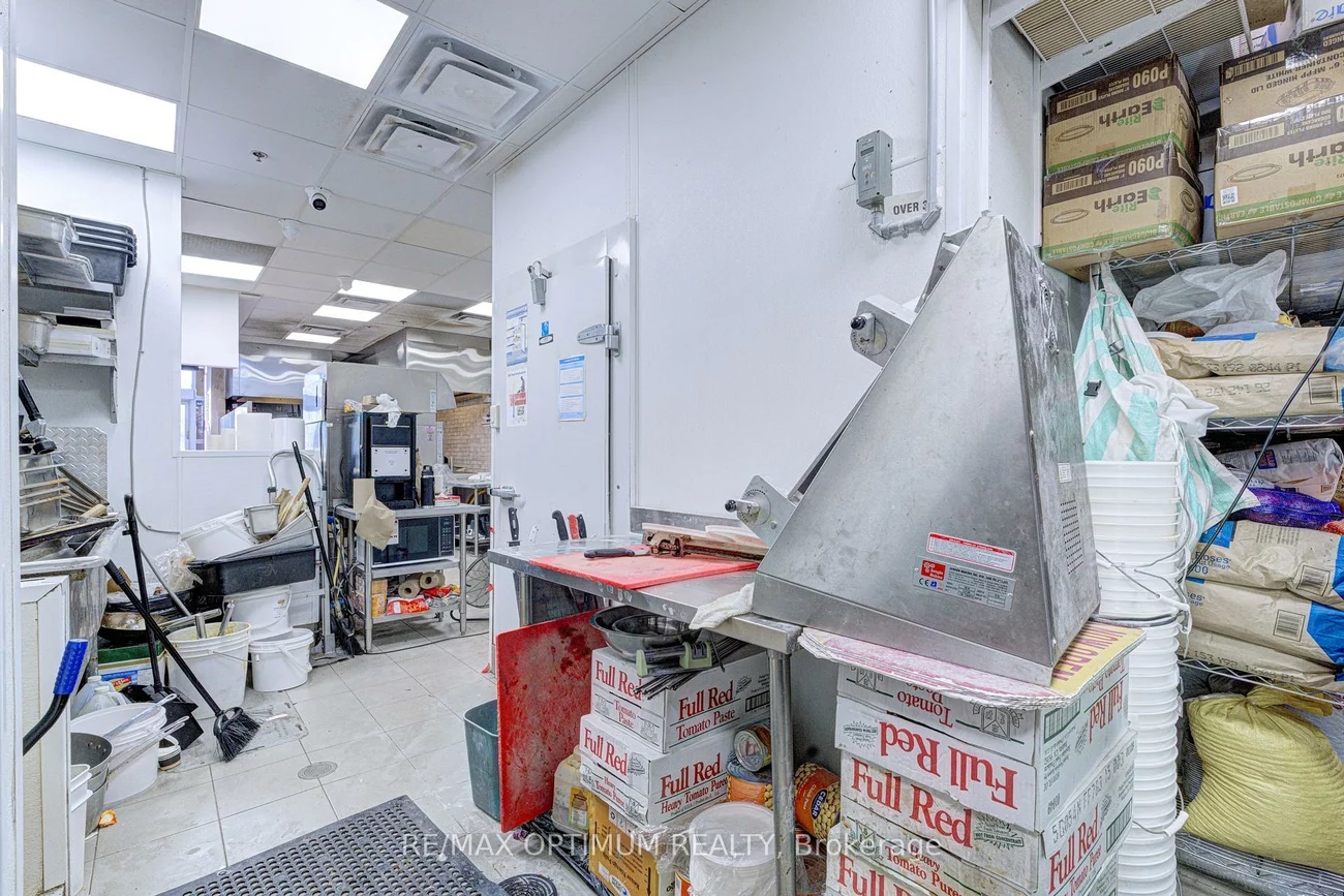 1, Glenn Hawthorne, Hurontario, Mississauga