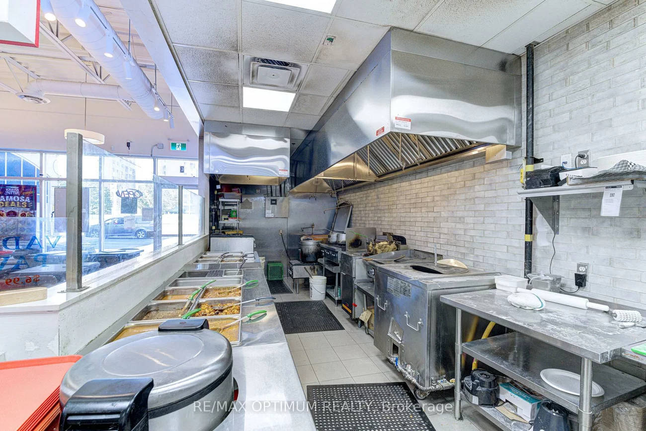 1, Glenn Hawthorne, Hurontario, Mississauga