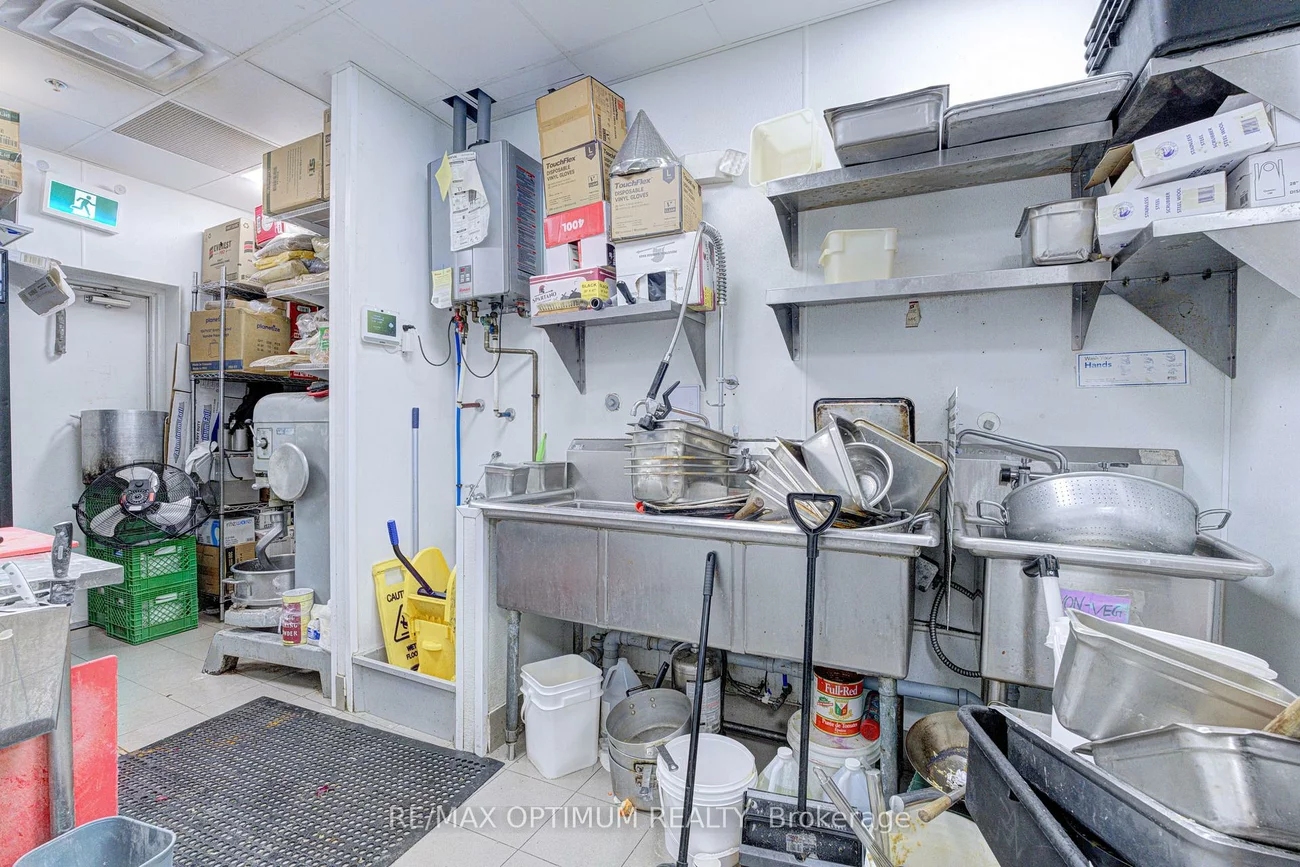 1, Glenn Hawthorne, Hurontario, Mississauga