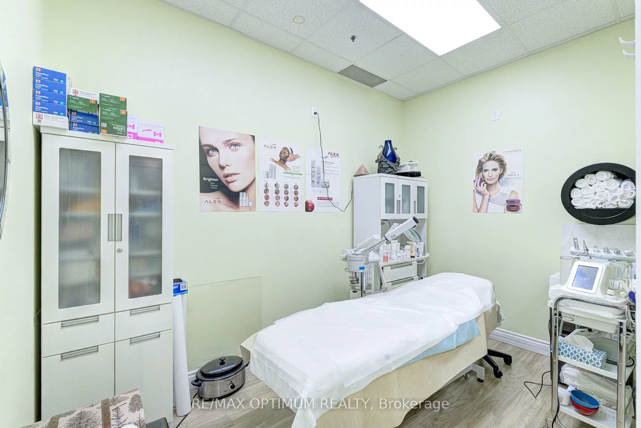 6956, Financial, Meadowvale Business Park, Mississauga