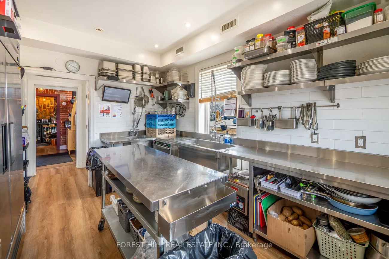 151, Queen, Streetsville, Mississauga