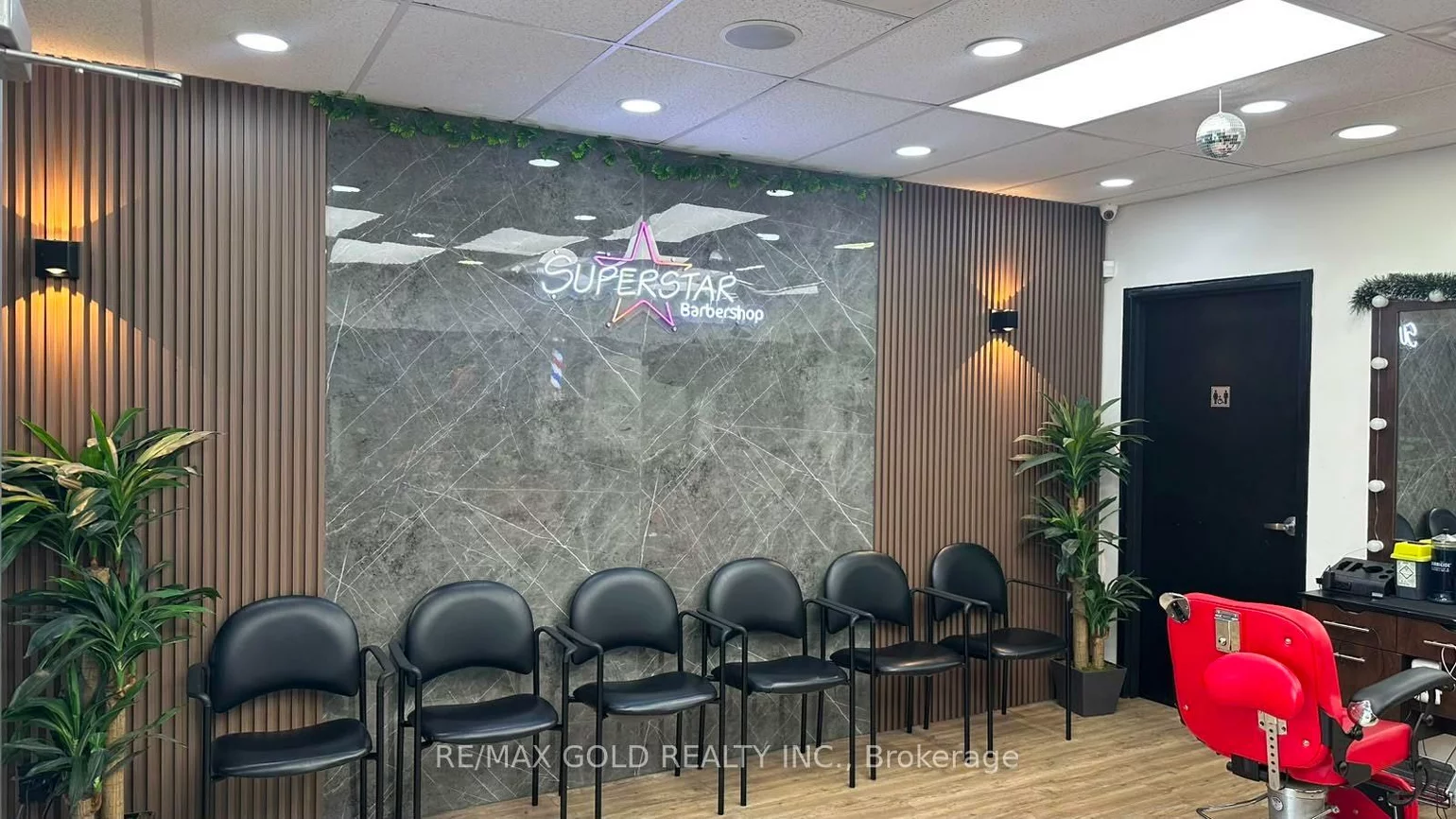 24, Dundas, Cooksville, Mississauga