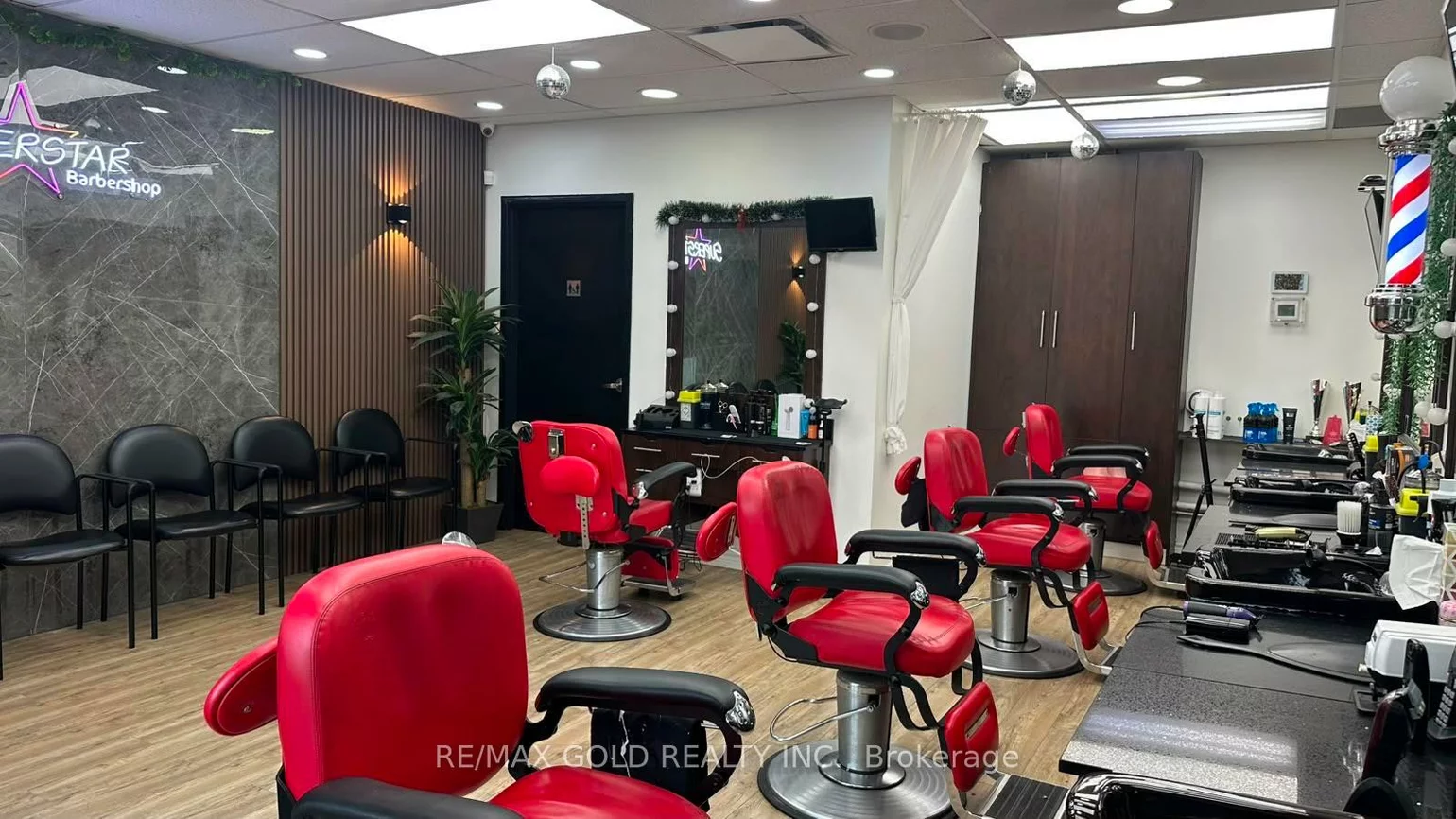 24, Dundas, Cooksville, Mississauga