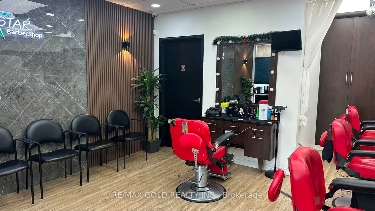 24, Dundas, Cooksville, Mississauga