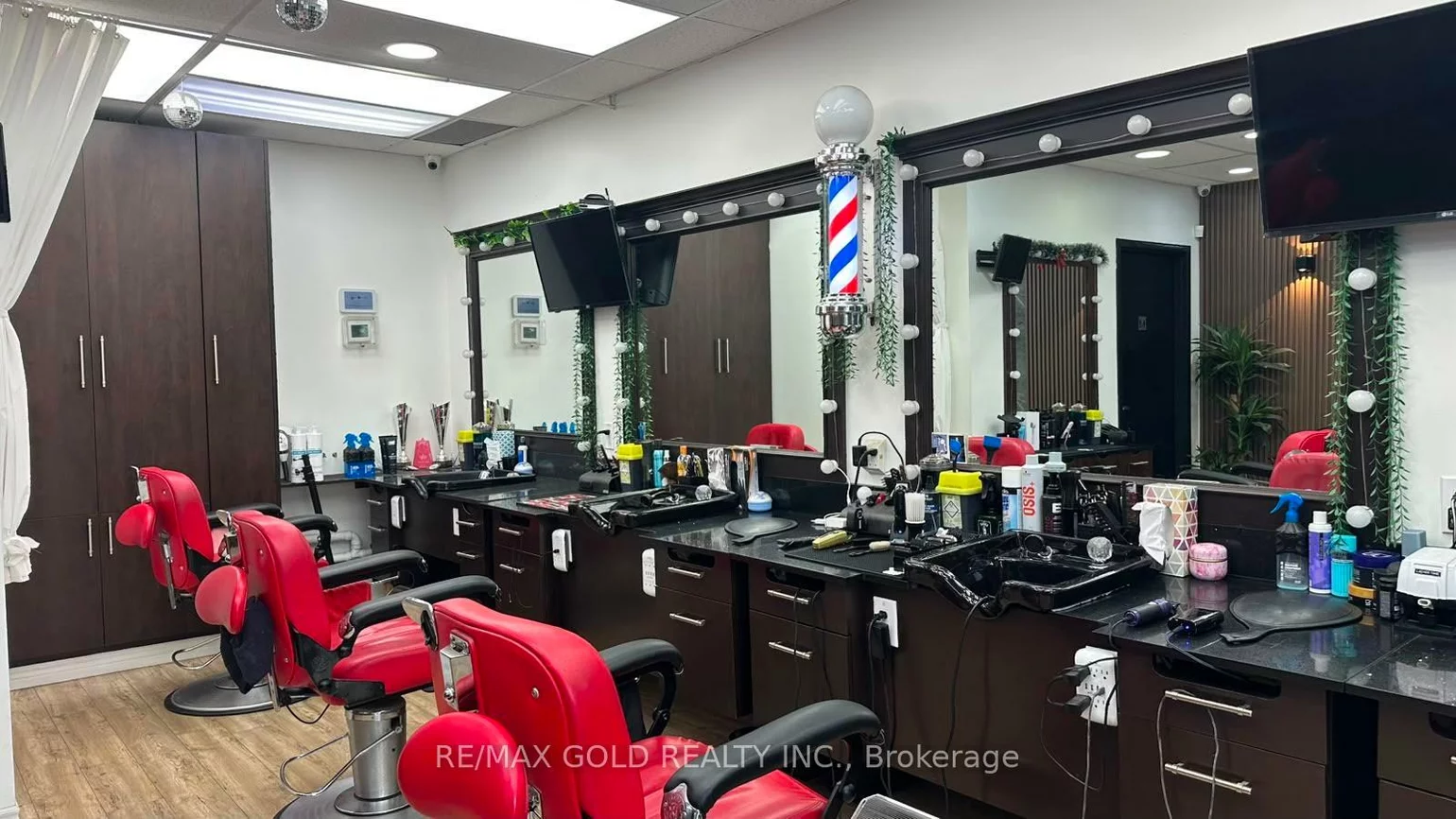 24, Dundas, Cooksville, Mississauga