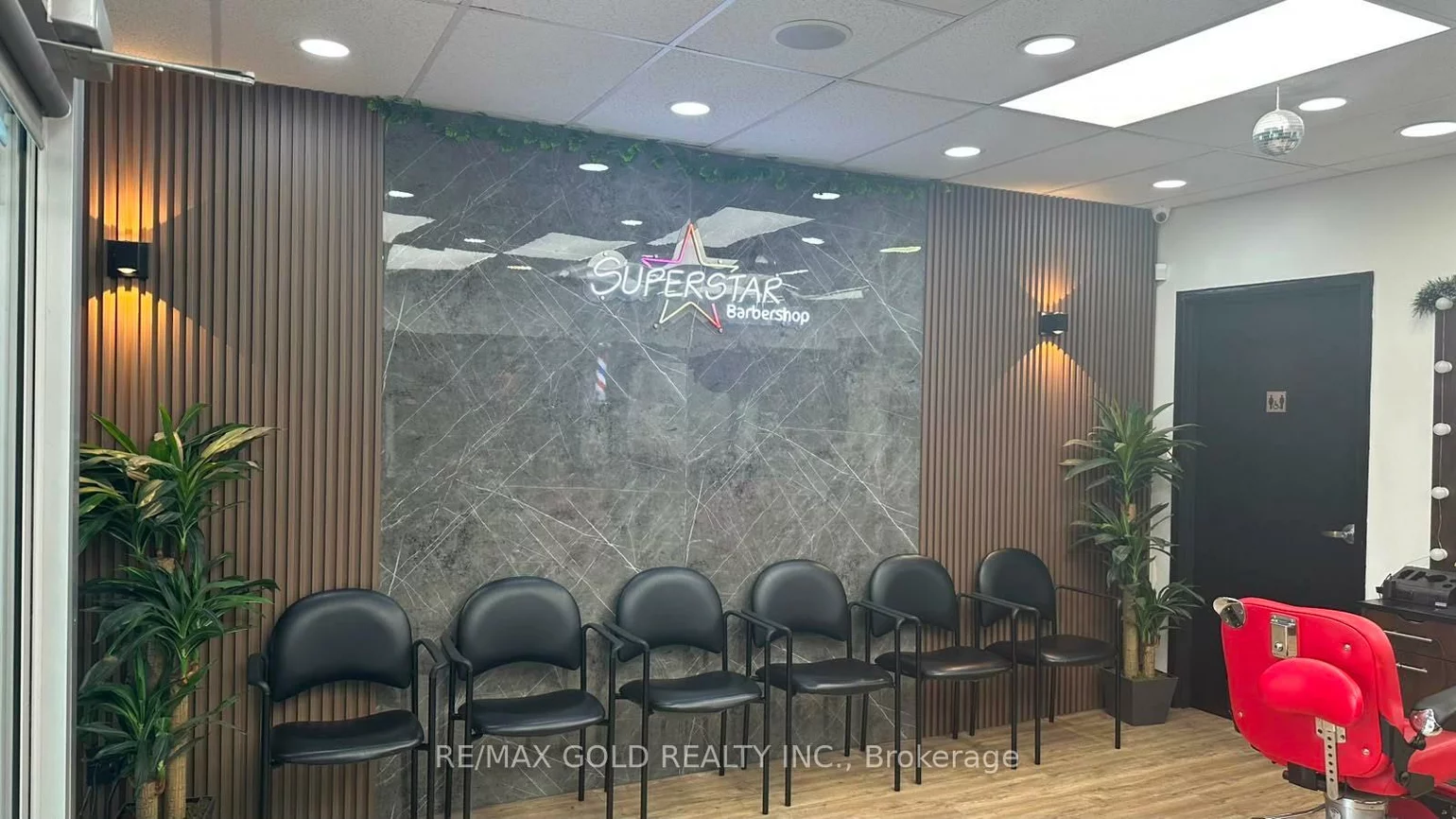 24, Dundas, Cooksville, Mississauga