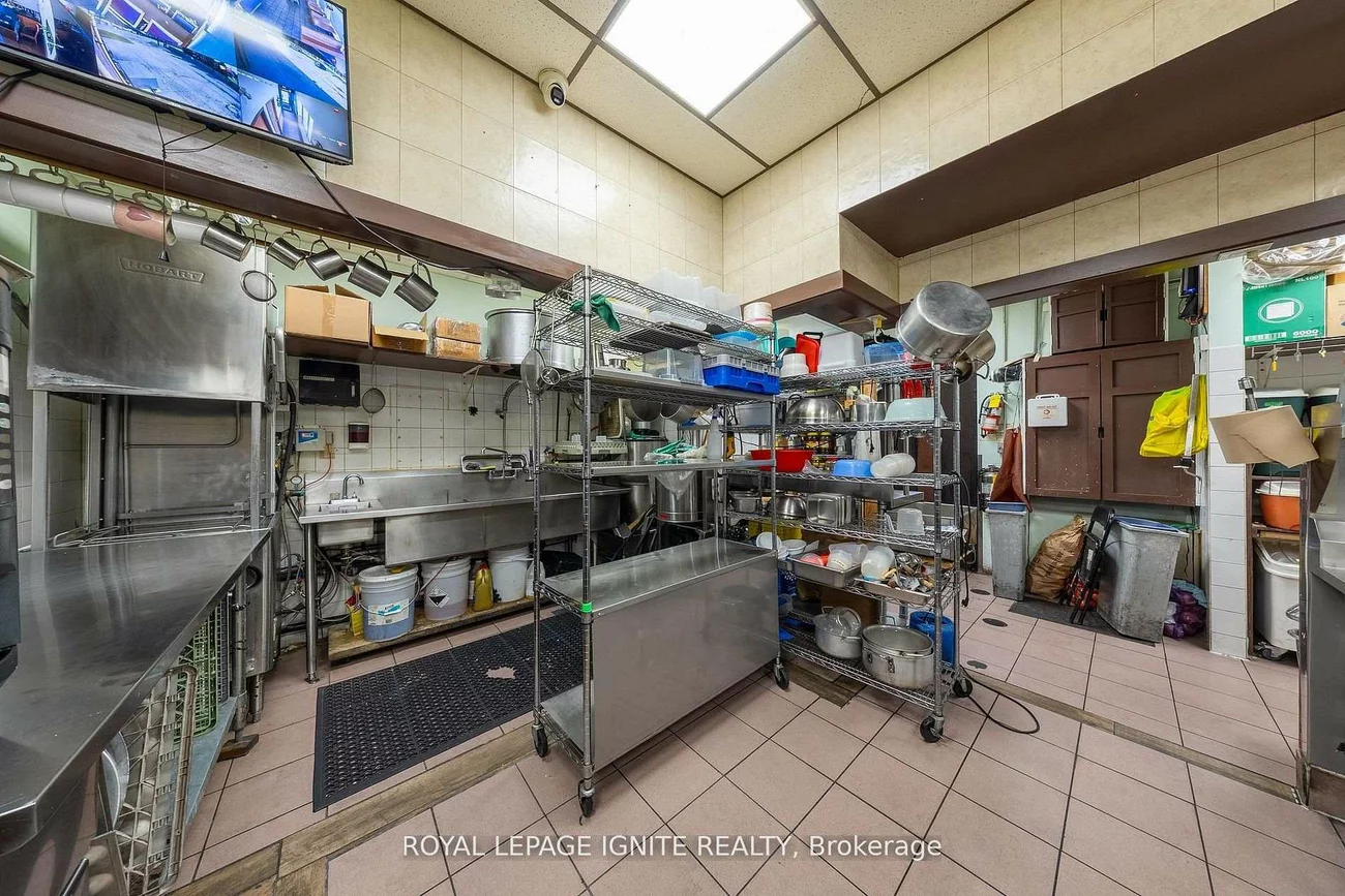1706, Dundas, Dixie, Mississauga