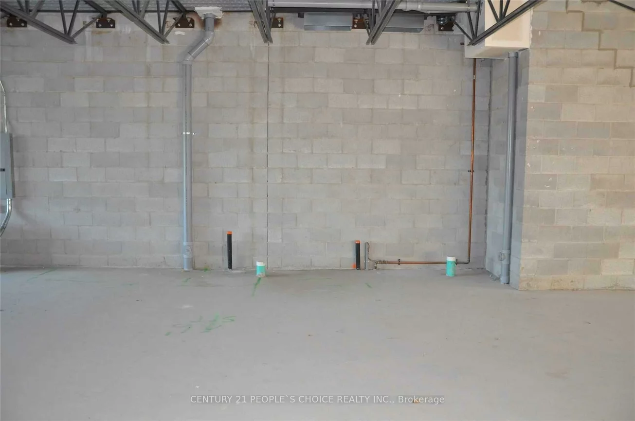 1185, Queensway, Dixie, Mississauga