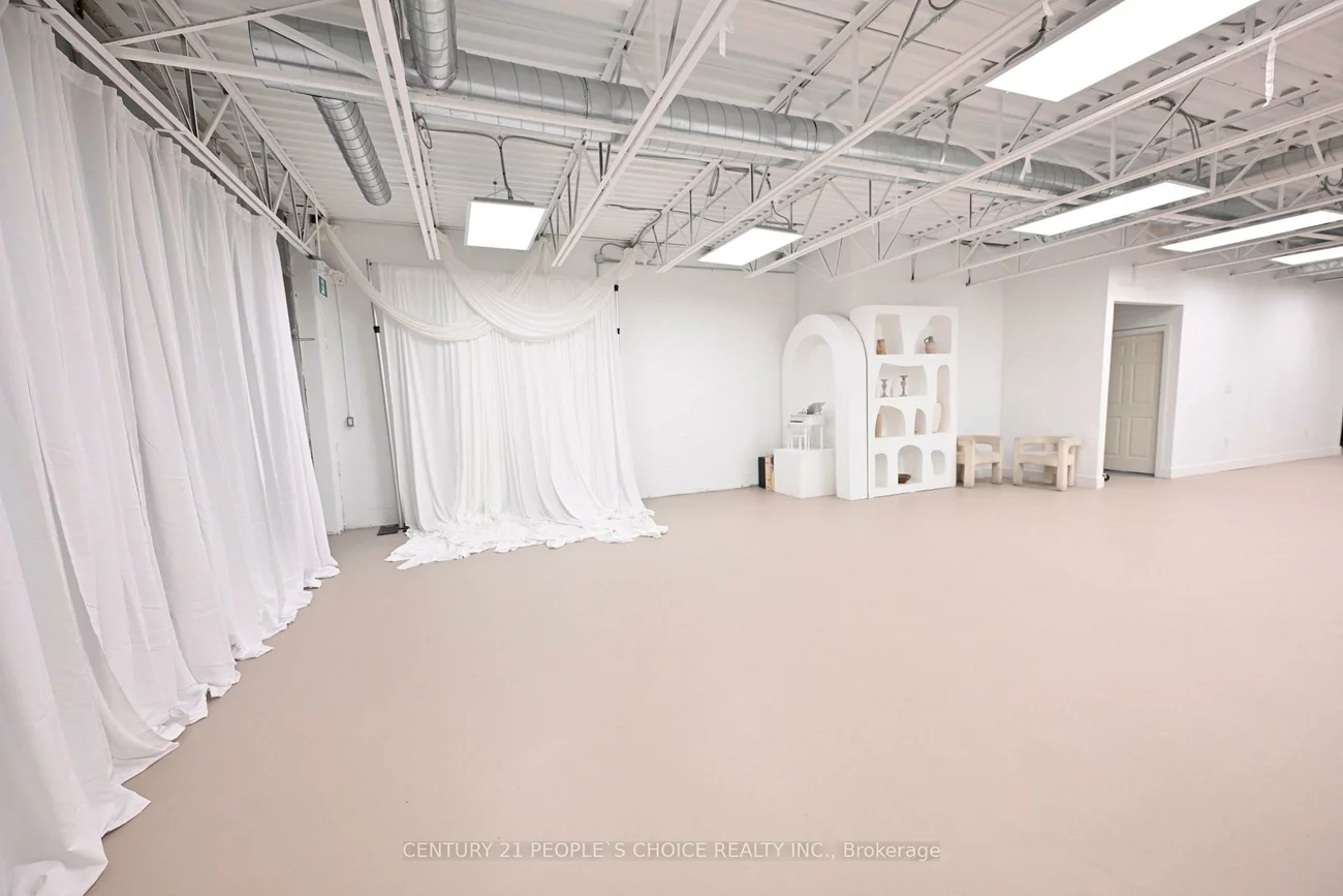1185, Queensway, Dixie, Mississauga