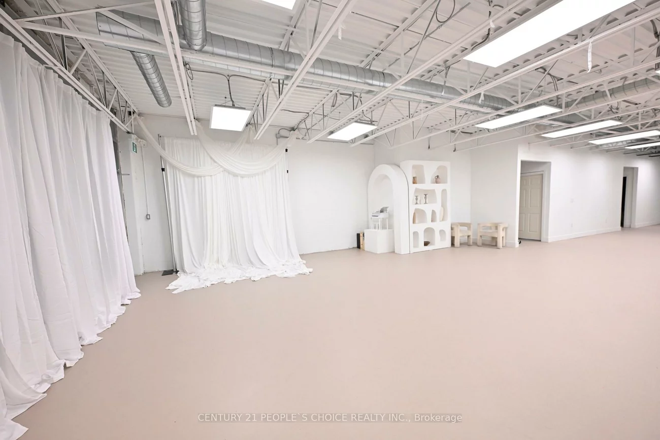1185, Queensway, Dixie, Mississauga