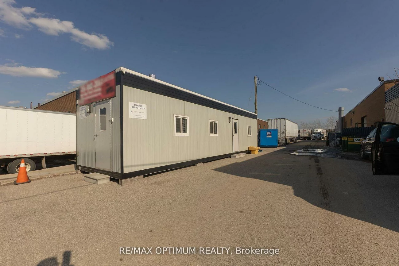1232, Aerowood, Northeast, Mississauga