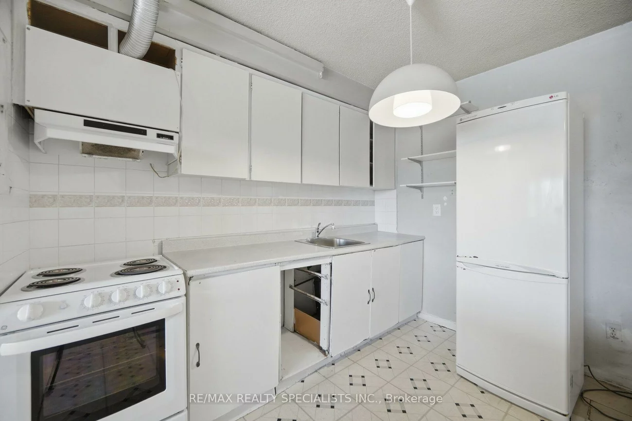 1169, Lakeshore, Lakeview, Mississauga