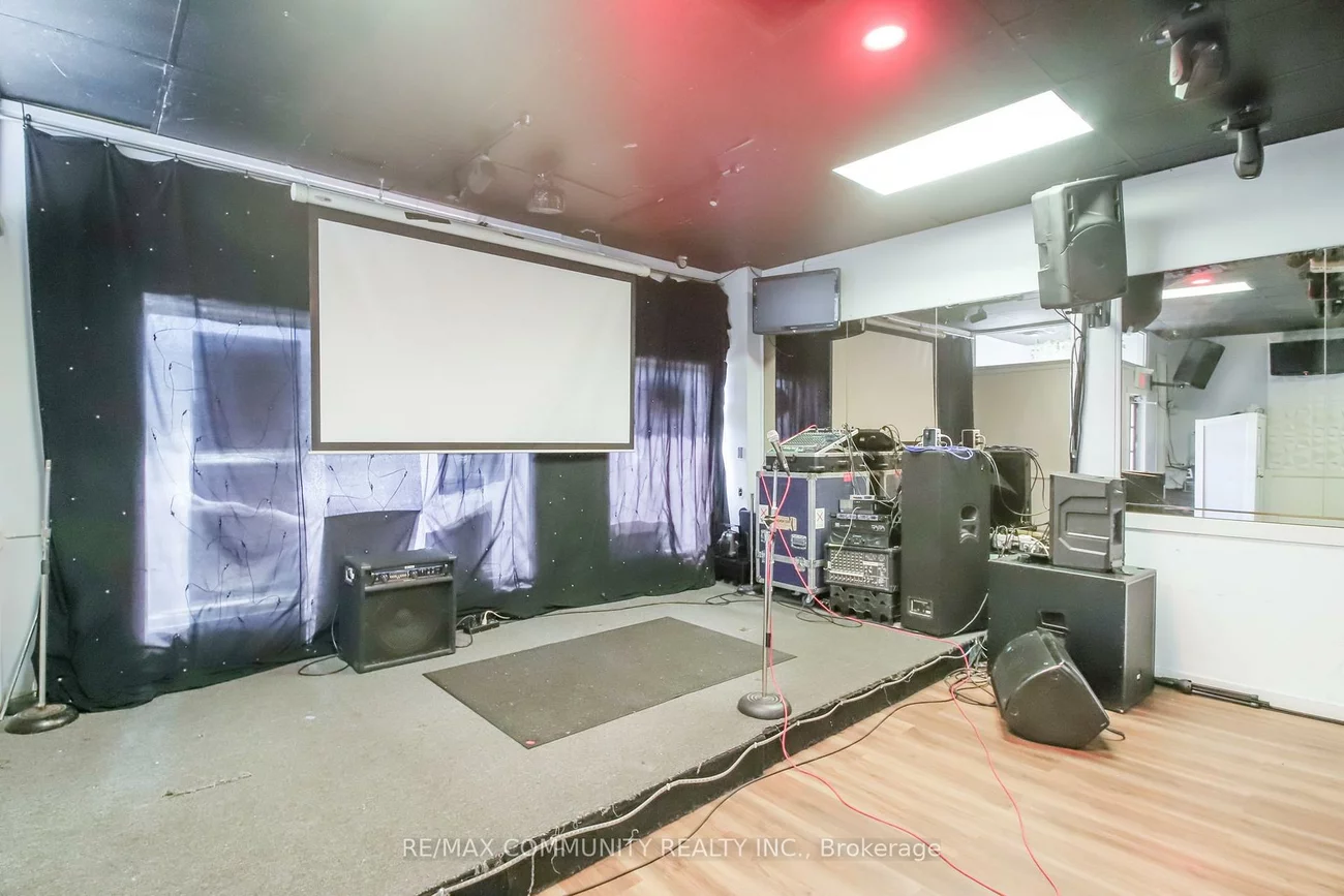 833, Westlock, Erindale, Mississauga