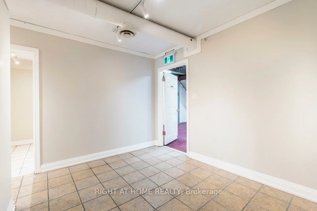 6730, Davand, Northeast, Mississauga