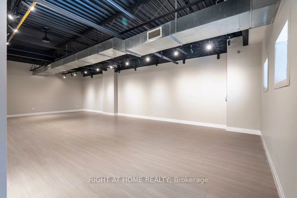 6730, Davand, Northeast, Mississauga