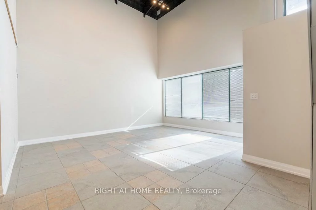 6730, Davand, Northeast, Mississauga
