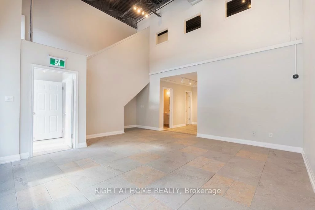 6730, Davand, Northeast, Mississauga