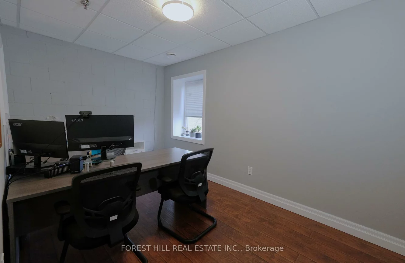 1211, Gorham, Gorham-College Manor, Newmarket