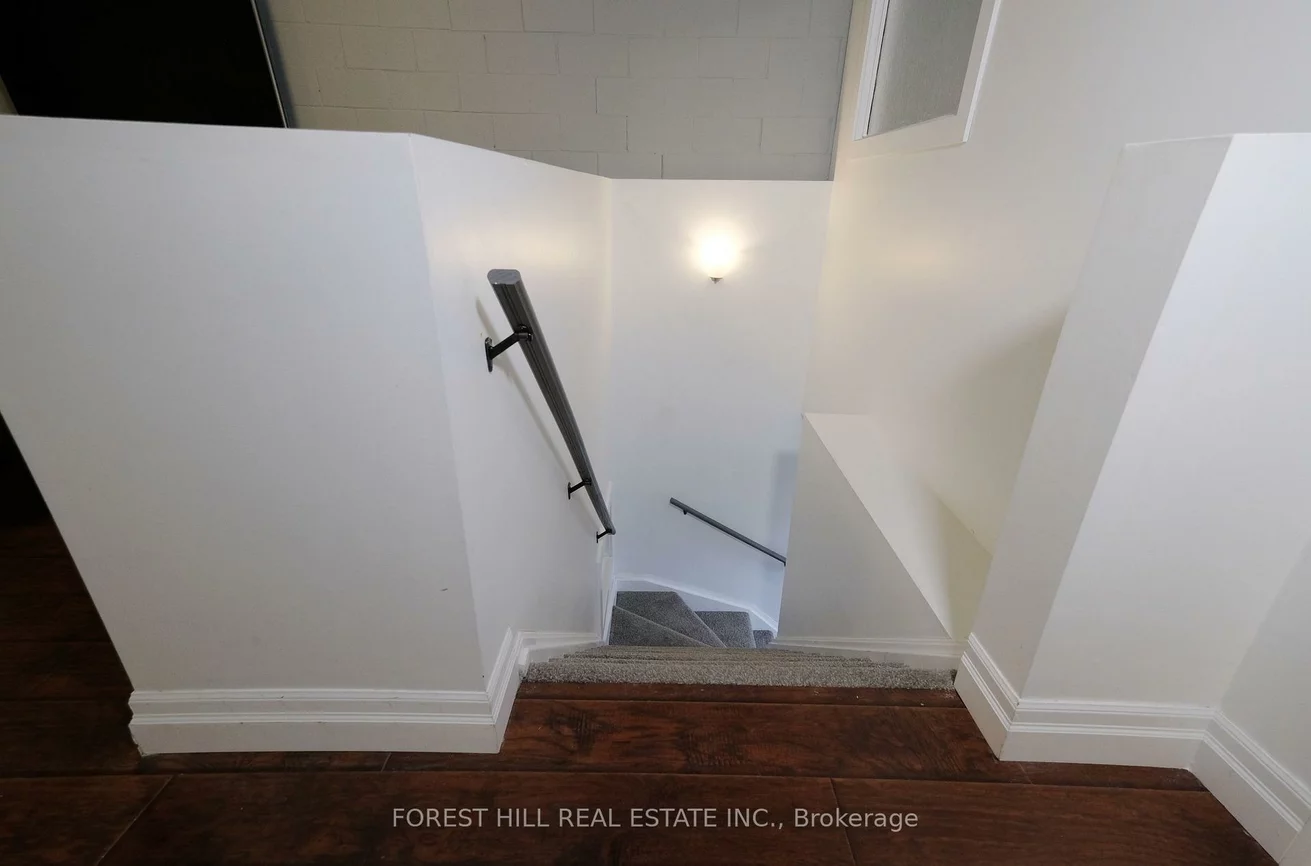1211, Gorham, Gorham-College Manor, Newmarket