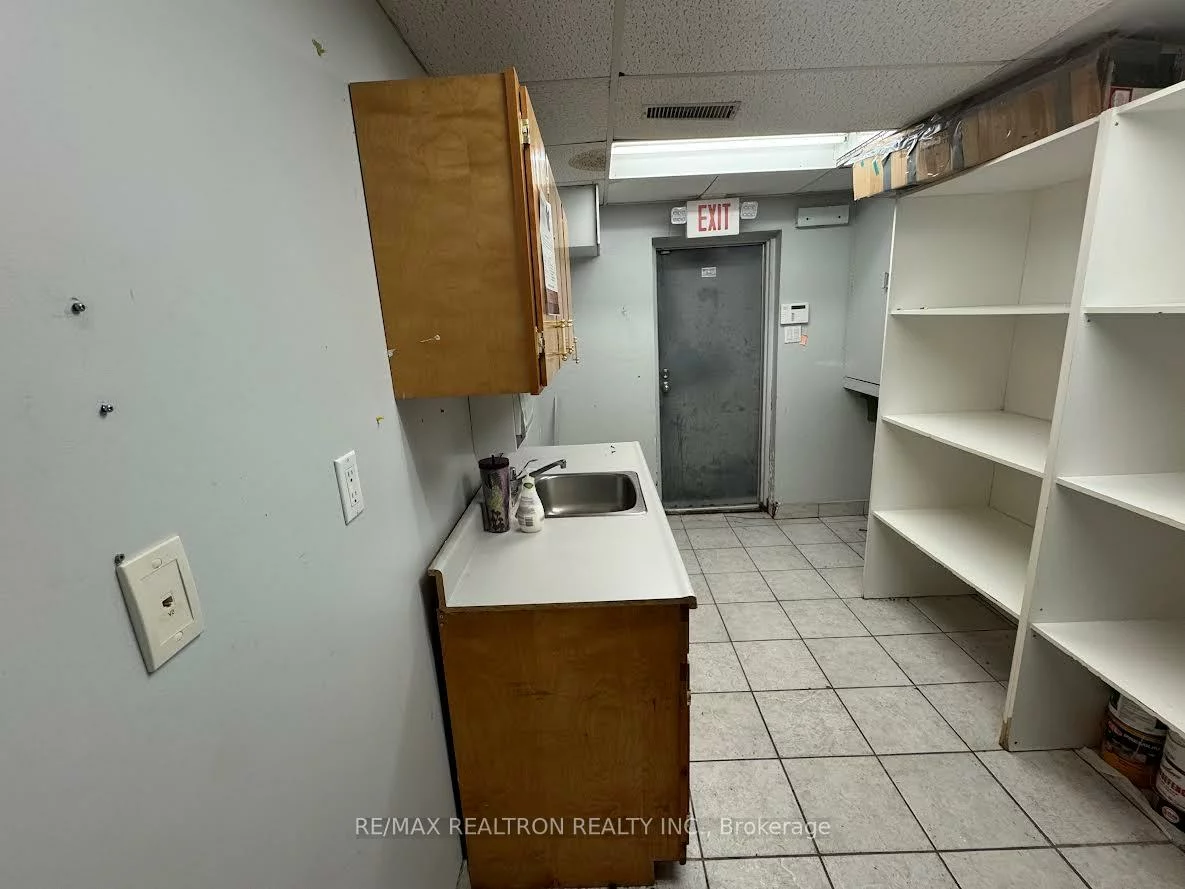 249, Eagle, Central Newmarket, Newmarket