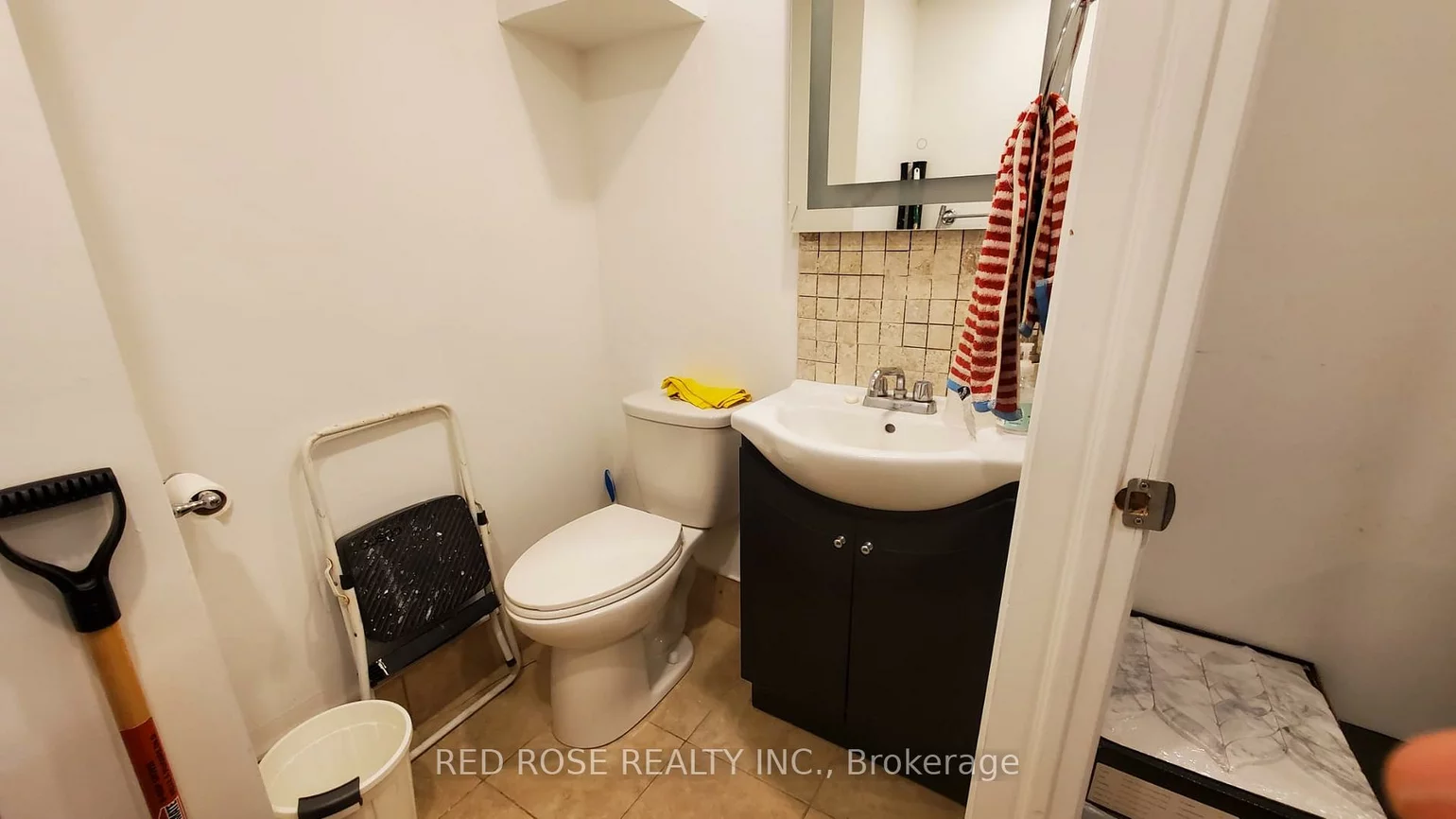 34, Main, Central Newmarket, Newmarket