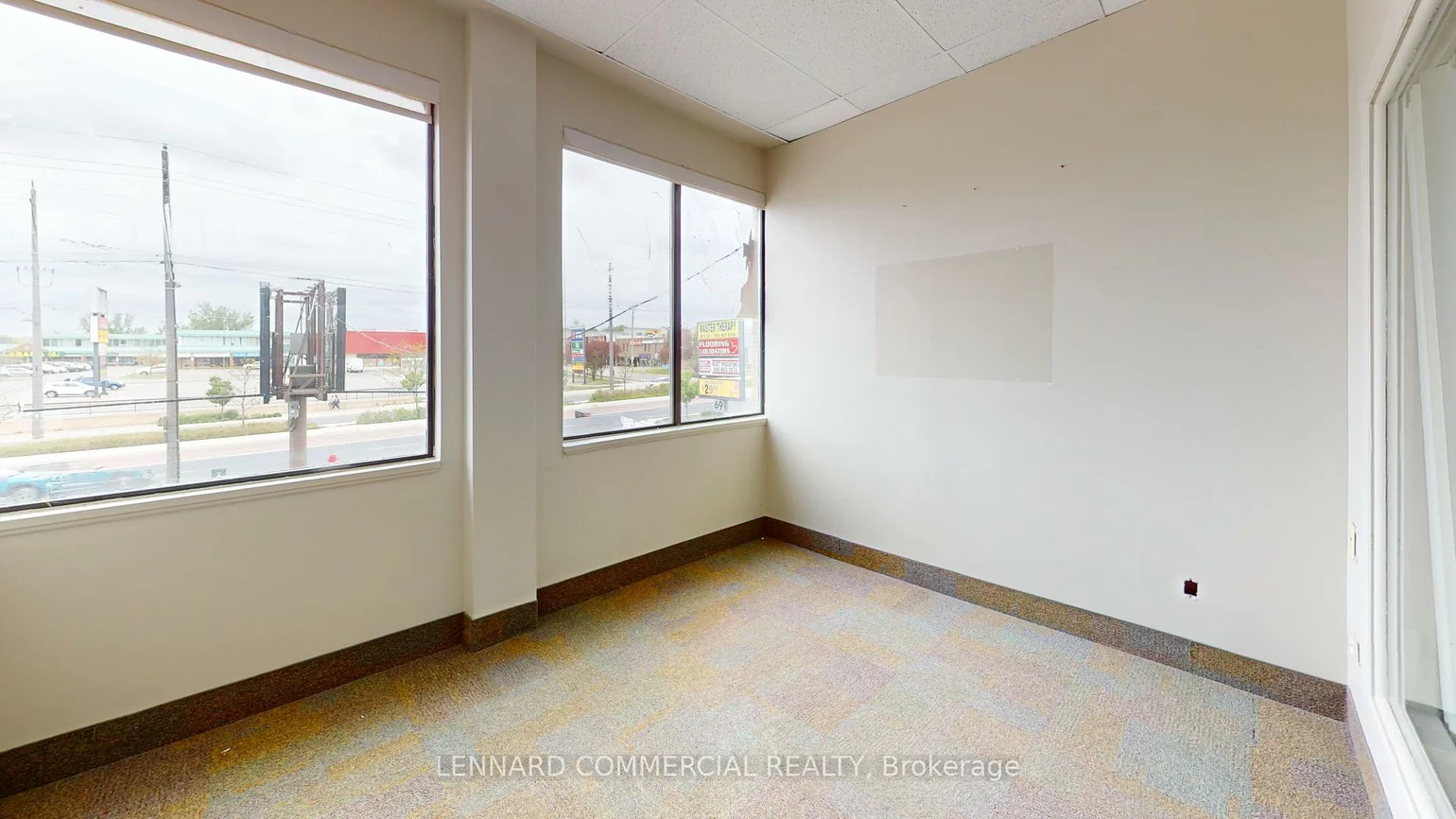 77, Davis, Central Newmarket, Newmarket