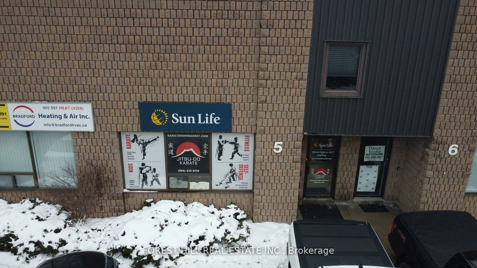 1211, Gorham, Gorham-College Manor, Newmarket