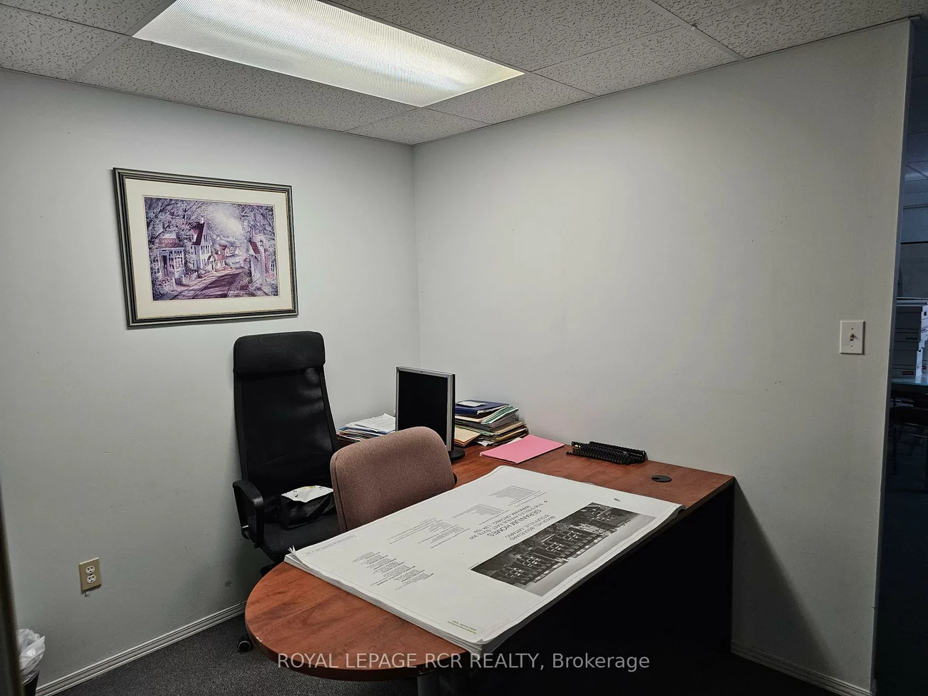411, Queen, Central Newmarket, Newmarket