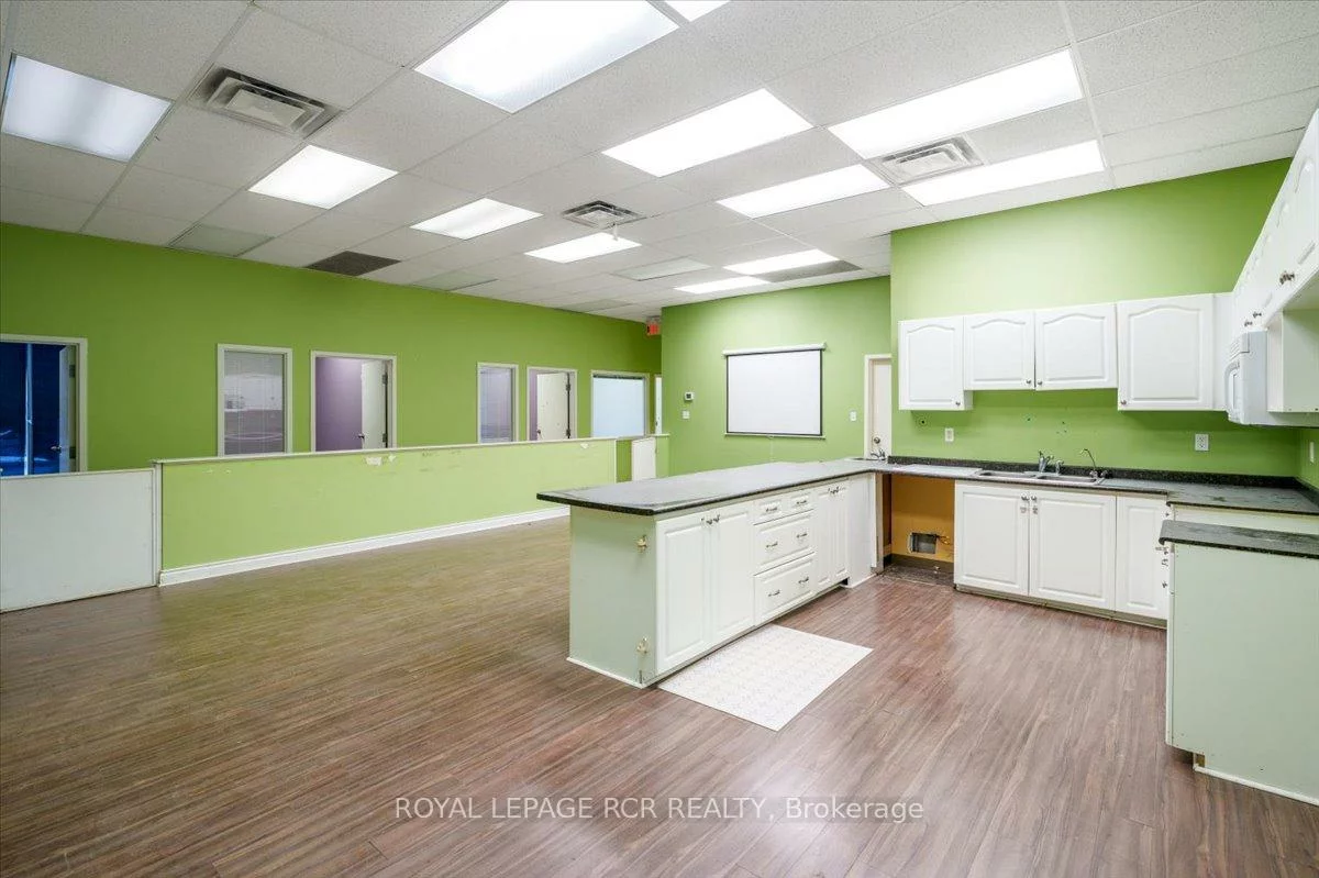 361, Eagle, Central Newmarket, Newmarket
