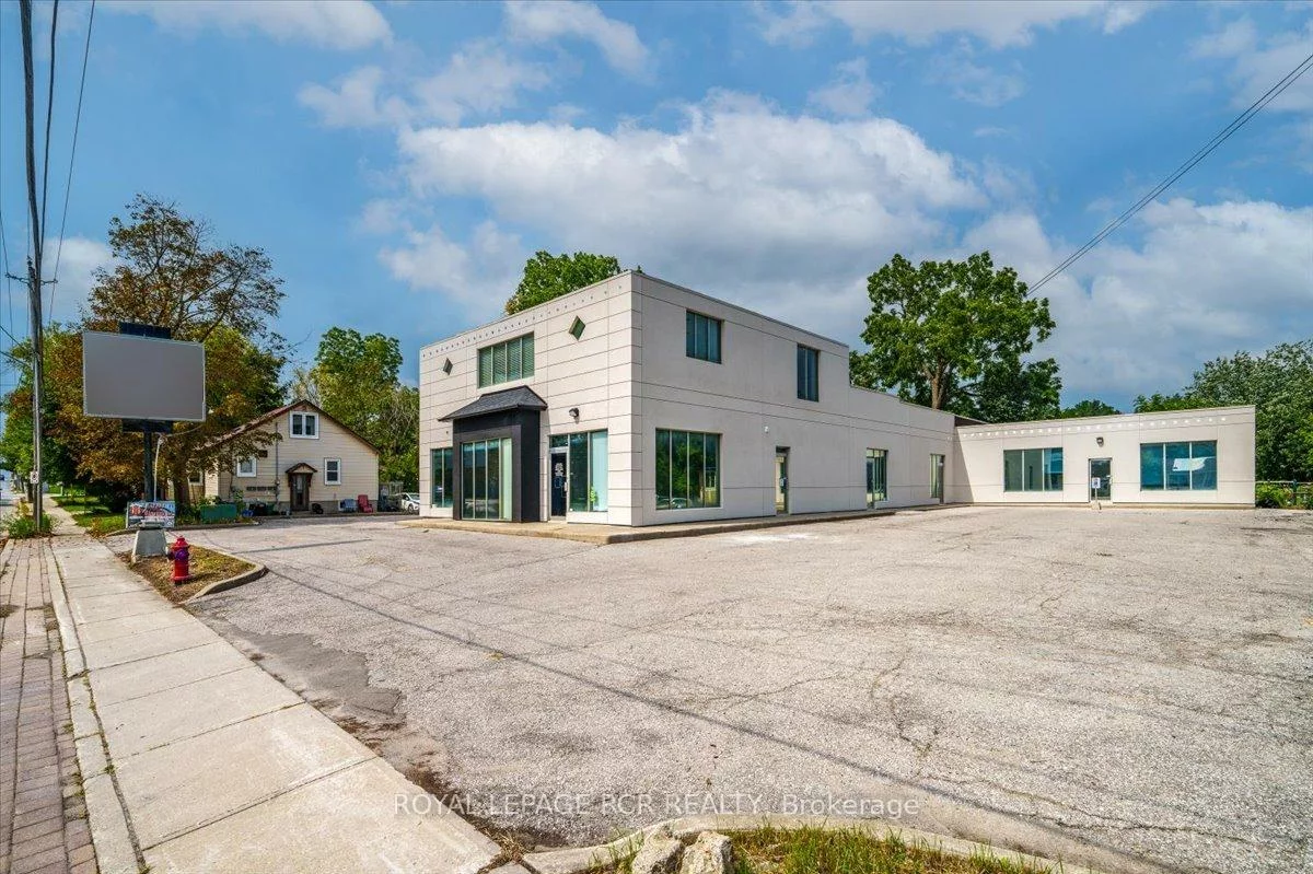 361, Eagle, Central Newmarket, Newmarket