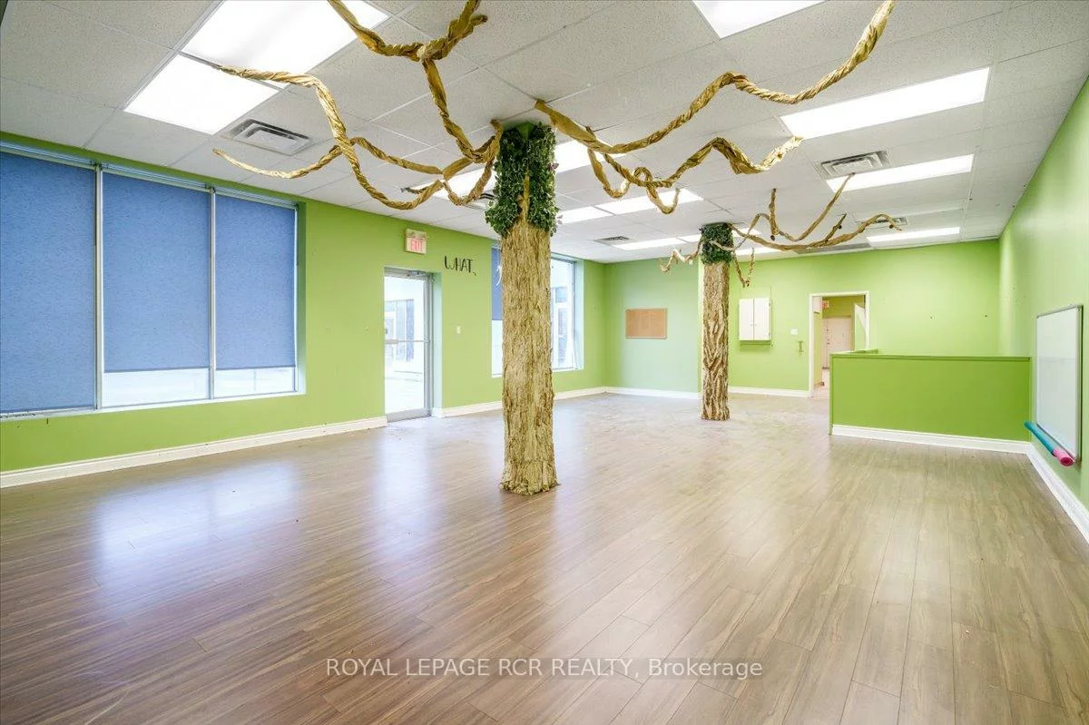 361, Eagle, Central Newmarket, Newmarket