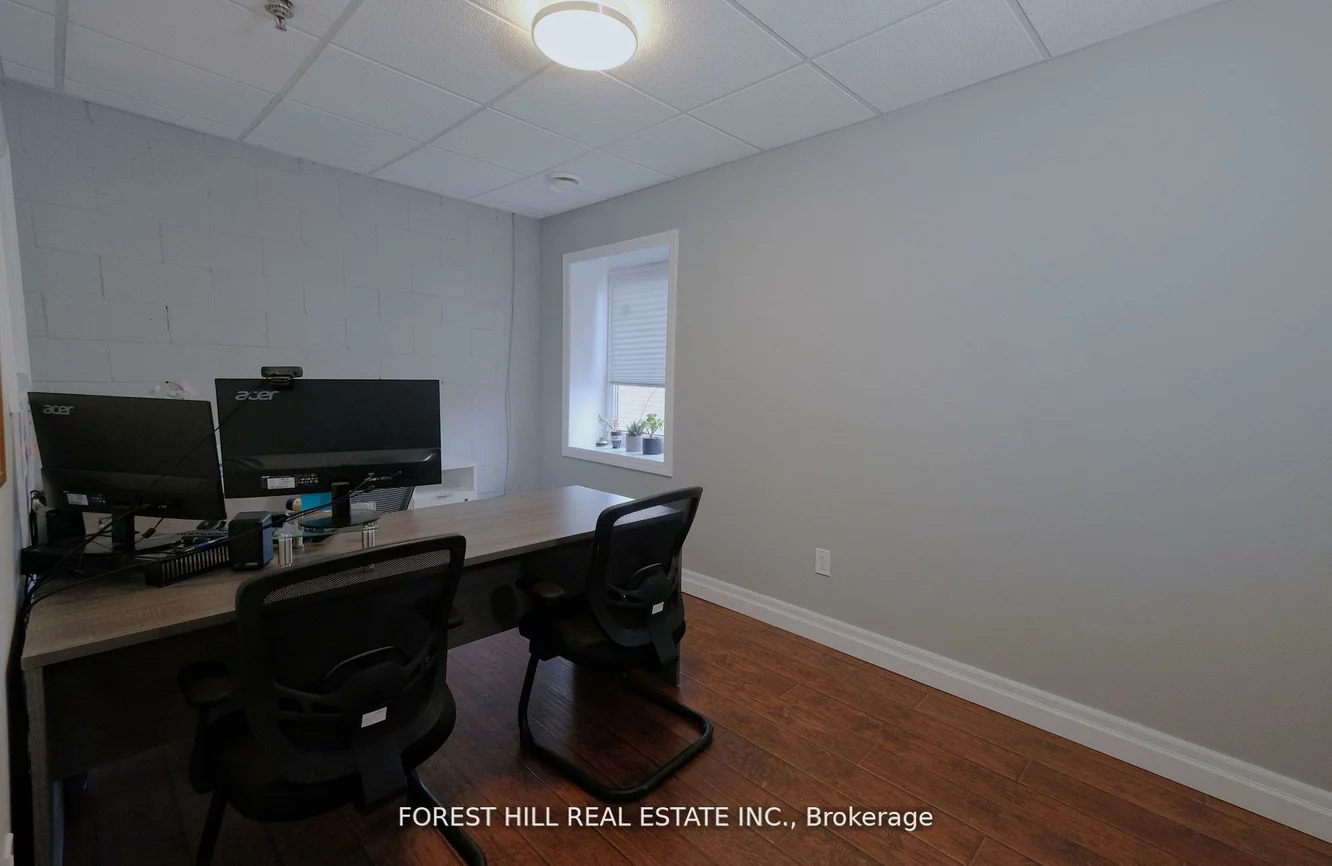 1211, Gorham, Gorham-College Manor, Newmarket