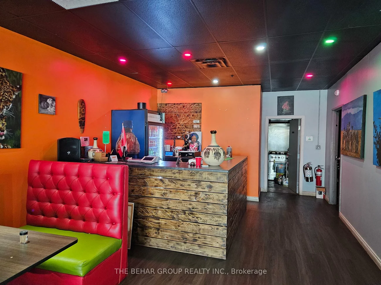 130, Davis, Central Newmarket, Newmarket
