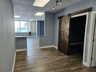 130, Davis, Central Newmarket, Newmarket