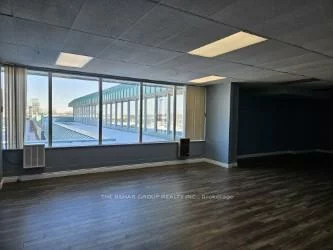 130, Davis, Central Newmarket, Newmarket