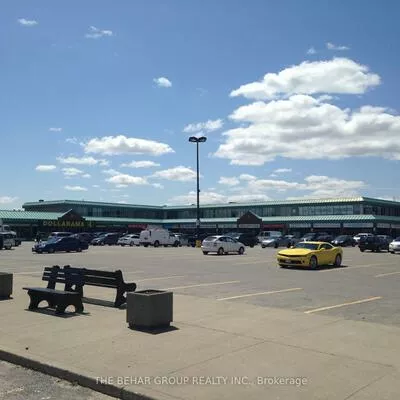 130, Davis, Central Newmarket, Newmarket