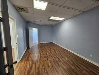 130, Davis, Central Newmarket, Newmarket