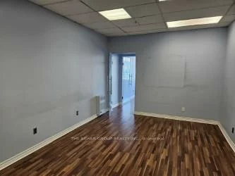 130, Davis, Central Newmarket, Newmarket