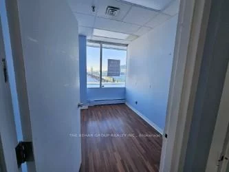 130, Davis, Central Newmarket, Newmarket