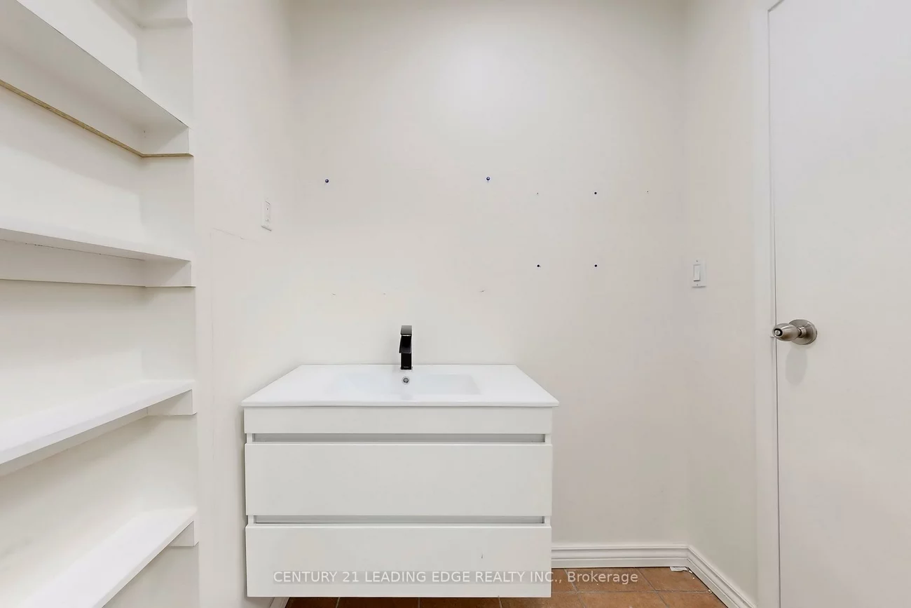 17080, Bathurst, Summerhill Estates, Newmarket