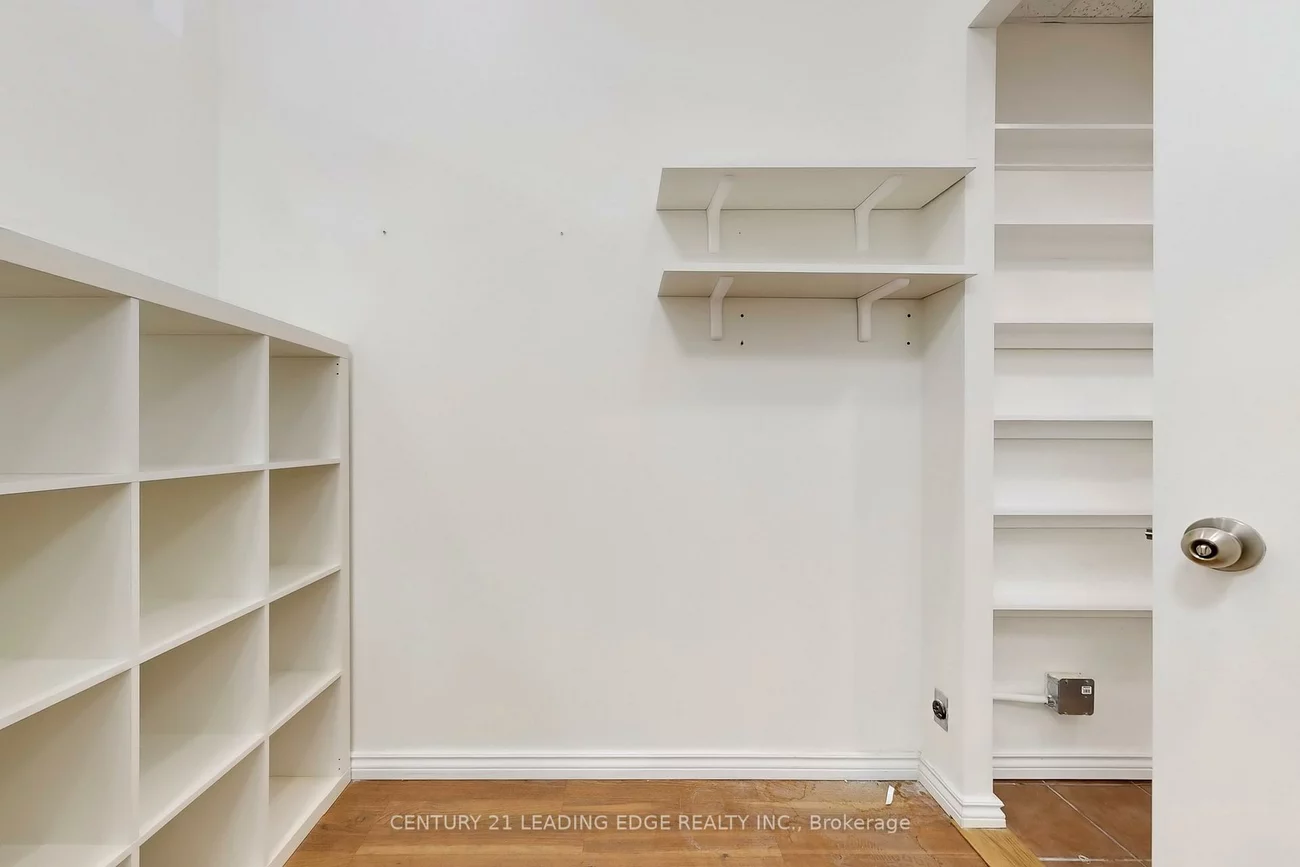 17080, Bathurst, Summerhill Estates, Newmarket