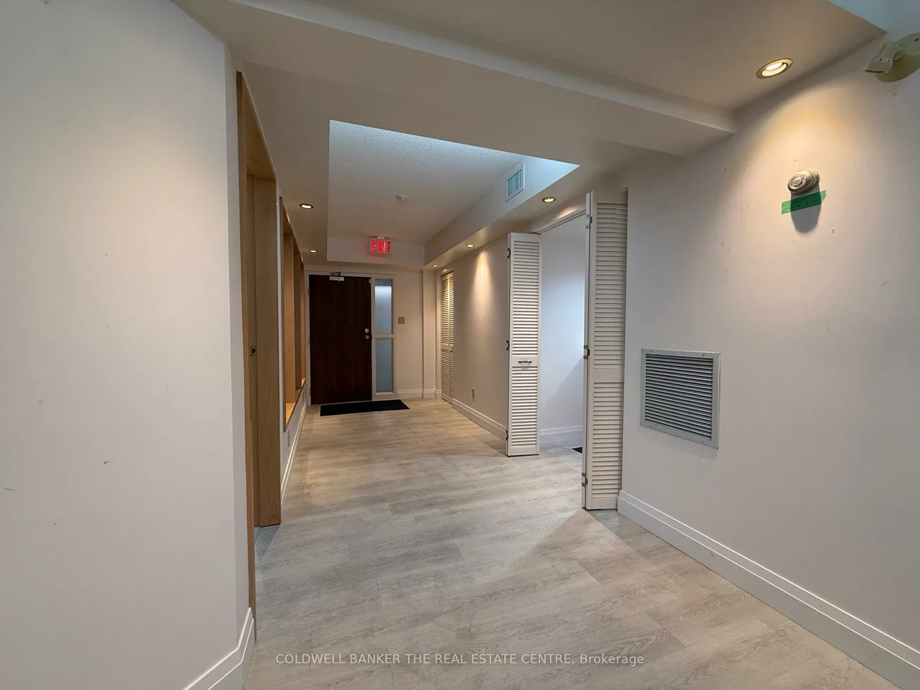 390, Davis, Central Newmarket, Newmarket