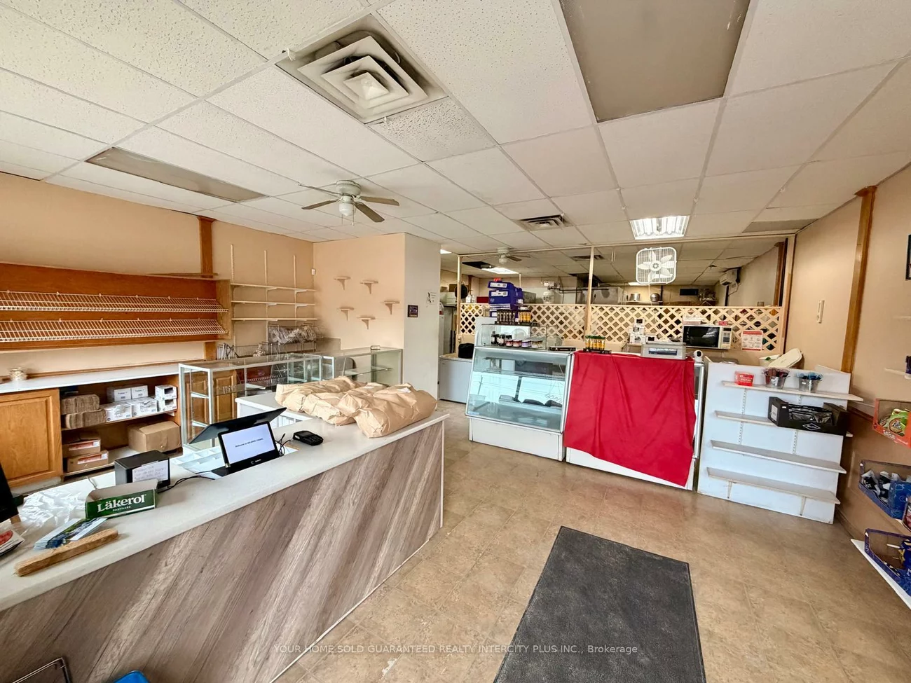 350, Davis, Central Newmarket, Newmarket