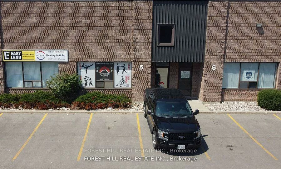 1211, Gorham, Gorham-College Manor, Newmarket