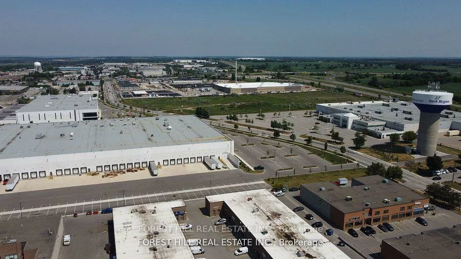 1211, Gorham, Gorham-College Manor, Newmarket