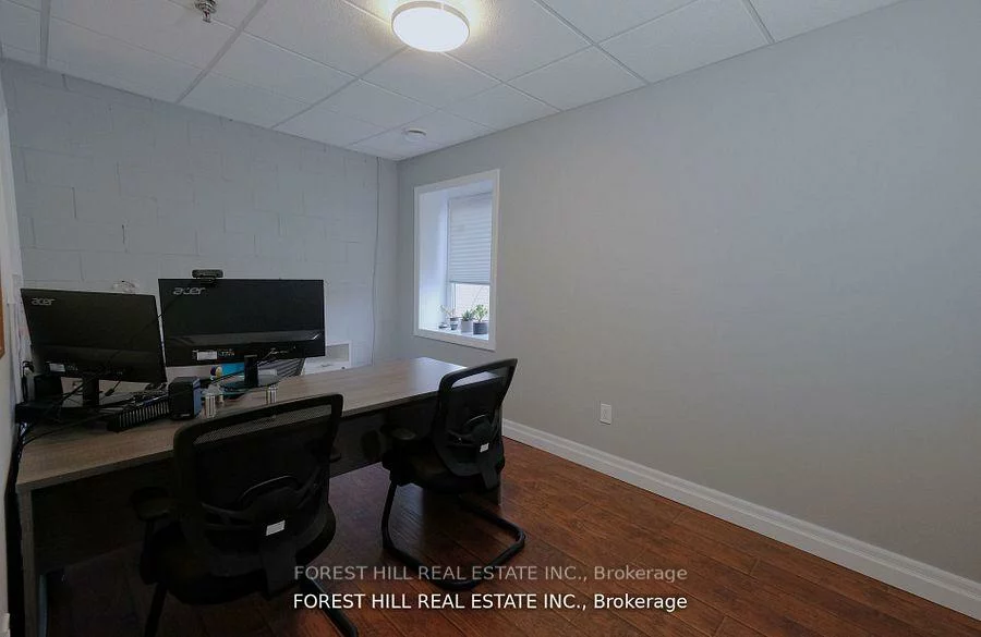 1211, Gorham, Gorham-College Manor, Newmarket