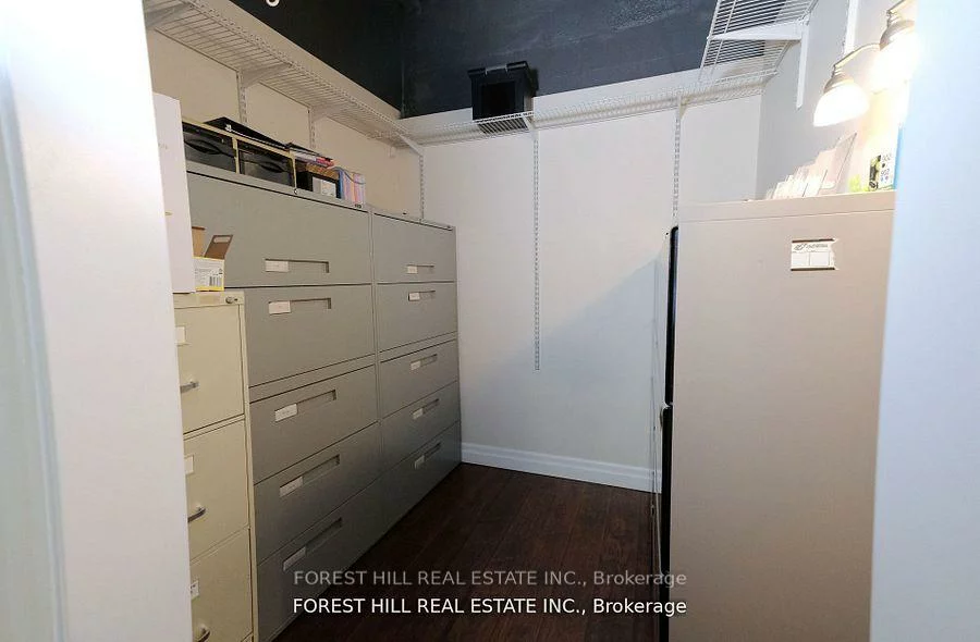 1211, Gorham, Gorham-College Manor, Newmarket